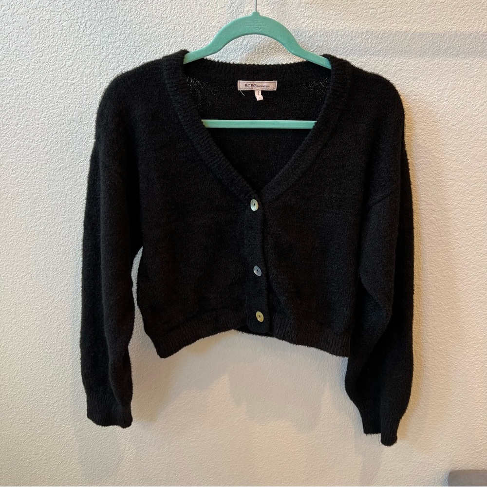 BCBGeneration Relaxed Sweater long Sleeve V-Neck Button Down Cardigan